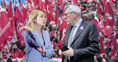 Copertina di La Cgil sciopera da sola e Meloni si sceglie Landini come “nemico”
