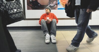 Copertina di Le manovre di Meloni: in 4 anni penalizzati i poveri e il ceto medio