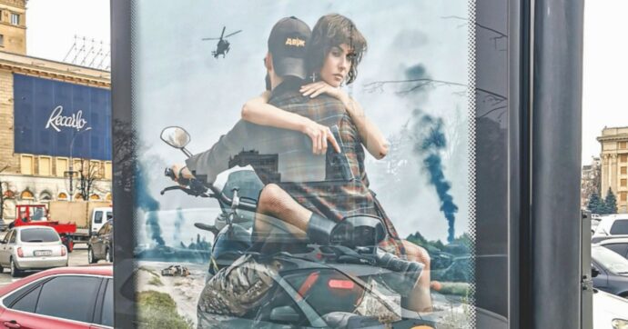 Ucraina, Zelensky ritenta: soldati più pagati e al fronte a tempo