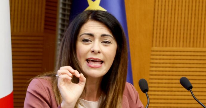 Esultanza Picierno: annullato evento con Angelo d’Orsi