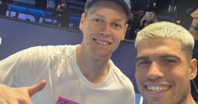 Copertina di Sinner spesso a rete, Alcaraz discute con Ferrero, poi il selfie finale: le impressioni dell’allenamento sul campo delle Atp Finals