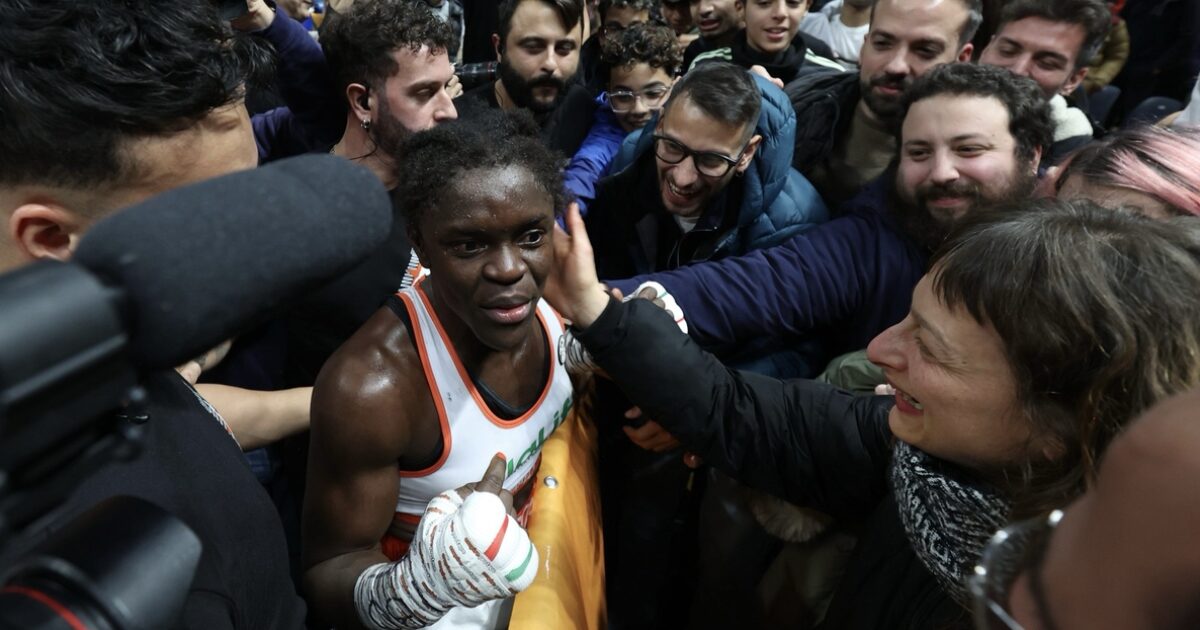 Pamela Noutcho fa la storia della boxe bolognese: l’infermiera azzurra è campionessa mondiale