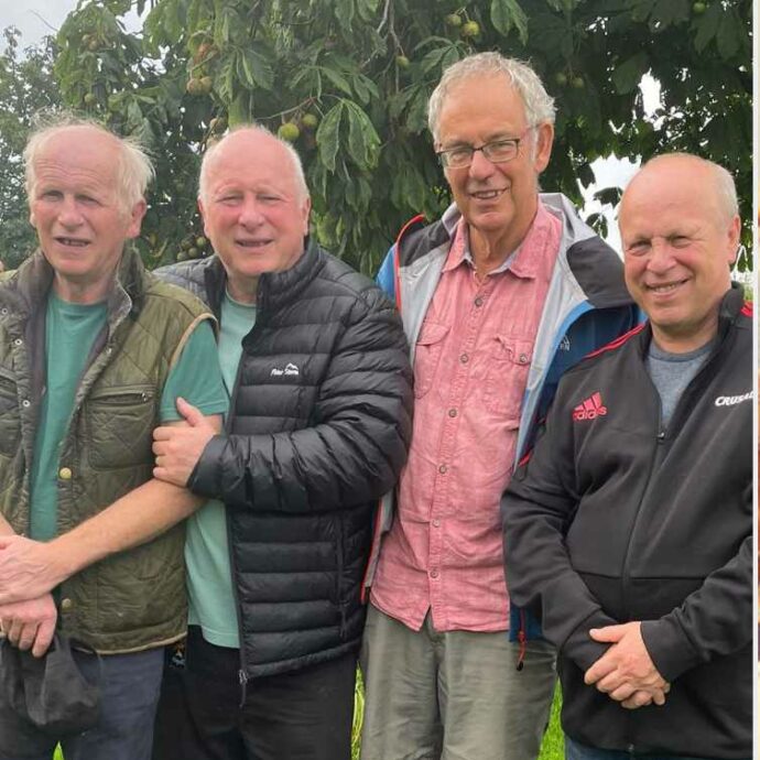 “Abbiamo promesso di non mangiarci a vicenda, siamo sopravvissuti bevendo sangue di tartaruga. È un miracolo che siamo qui a raccontarlo”: la storia della famiglia rimasta 37 giorni alla deriva nel Pacifico