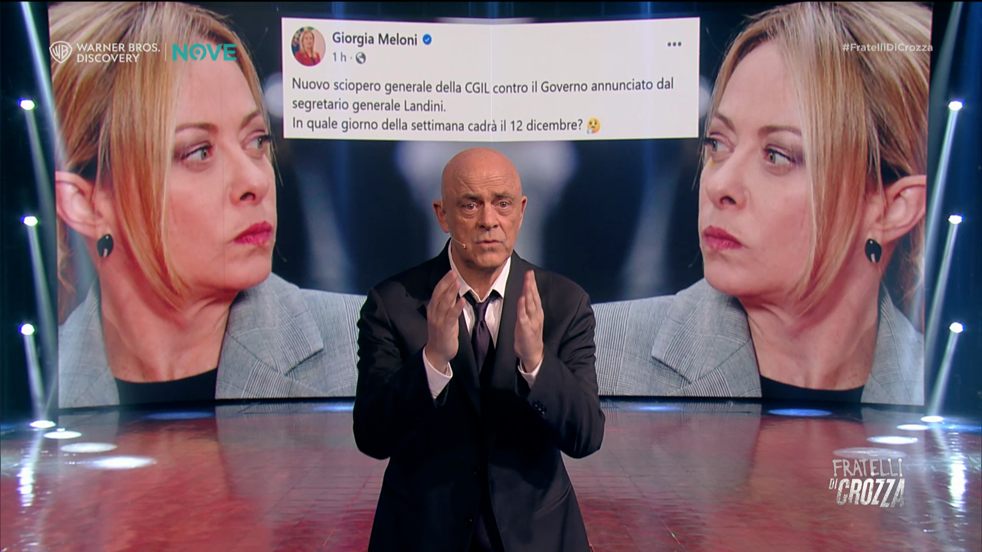 “I politici lavorano due giorni a settimana, sono più vicini ai disoccupati”: l’ironia tagliente di Crozza su parlamentari e campagne elettorali “I politici lavorano due giorni a settimana, sono più vicini ai disoccupati”: l’ironia tagliente di Crozza su parlamentari e campagne elettorali