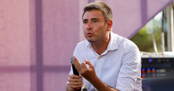 Di Battista in campo per il No “Vogliono controllare i Pm”