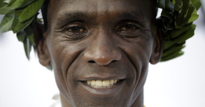 Copertina di “Voglio fare 50 km in Arabia Saudita e correre in Antartide, così invoglio a lavorare sodo”: il mito Eliud Kipchoge non si ferma mai