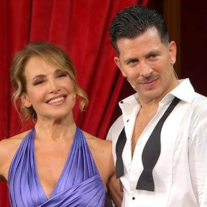 Ballando con le stelle, le pagelle: Nancy Brilly regina della serata, Barbara D’Urso mediocre. Filippo Magnini la “stecca”, Fialdini vince immeritatamente