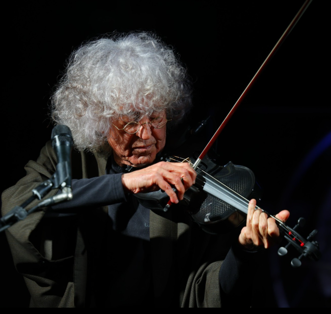 Malore per Angelo Branduardi poco prima del concerto a Roma: ricoverato in ospedale, ecco come sta il musicista