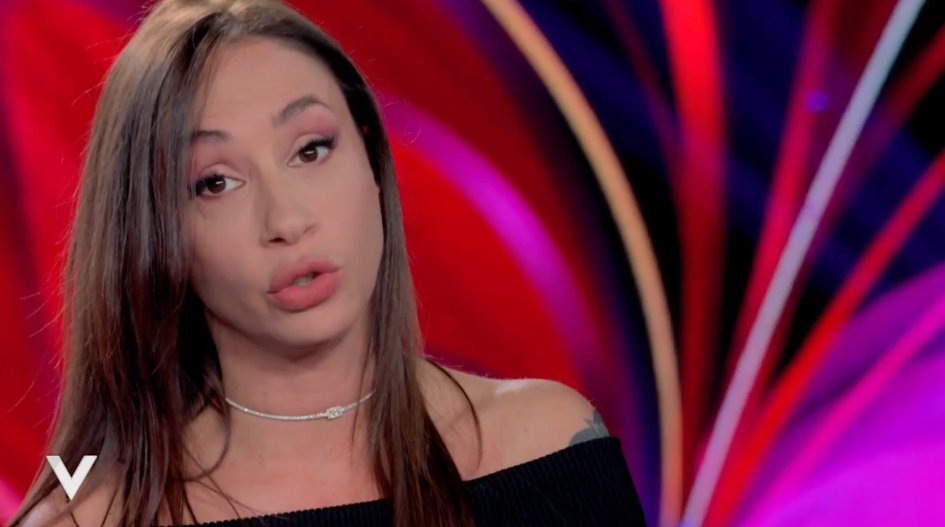 “Ho lasciato il porno per stare vicino a mia madre malata di tumore. Aveva una tosse persistente, non era normale. Le hanno già tolto mezzo polmone, ora deve rioperarsi”: parla Malena