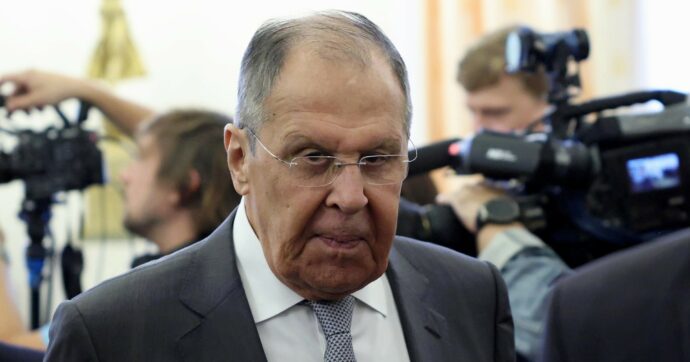 Russia, la resurrezione di Lavrov. Per i giornali era “finito”, ora dice: “Incontrerò Rubio”