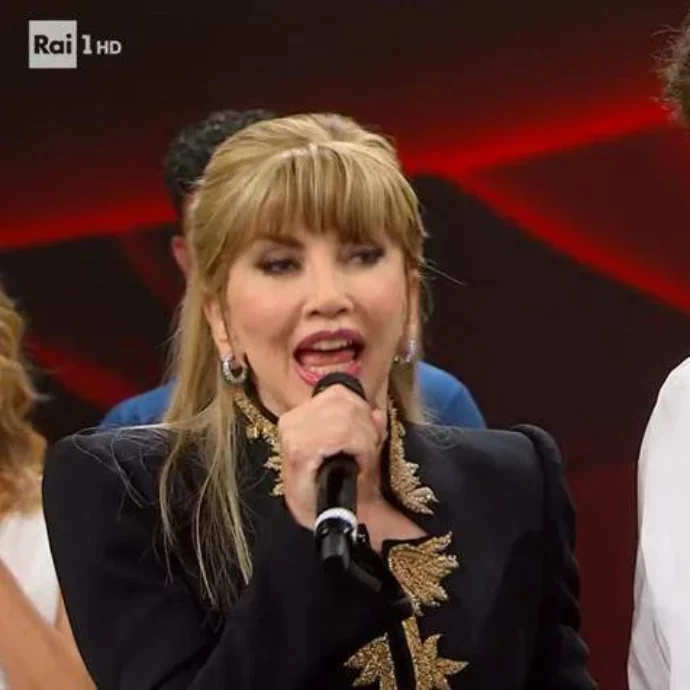 “Andrea Delogu tornerà ufficialmente in gara a Ballando con le stelle, ti aspettiamo. Un grosso bacio”: l’annuncio di Milly Carlucci