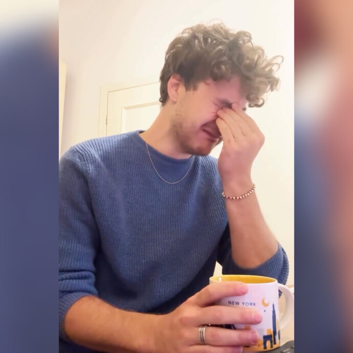 “Non mi permettono di amare la mia ragazza iraniana. Io ti sposo pure, così puoi essere libera”: Niccolò Califano in lacrime. Lo sfogo dell’ex concorrente di Masterchef contro le istituzioni