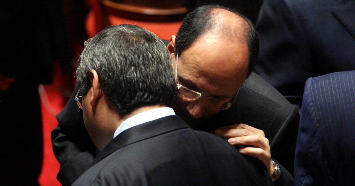 dopo l8217inchiesta in sicilia renato schifani fa fuori dalla giunta regionale i due assessori della dc di tot242 cuffaro da Ilfattoquotidiano.it dopo l8217inchiesta in sicilia renato schifani fa fuori dalla giunta regionale i due assessori della dc di tot242 cuffaro