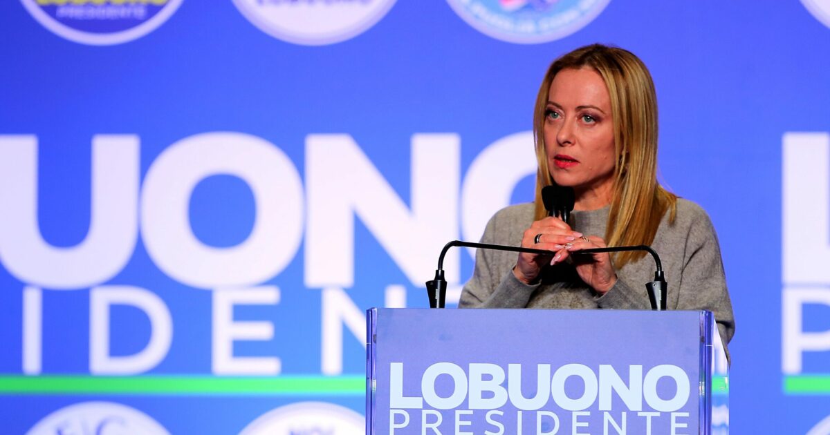 Meloni in Puglia per le Regionali: “Per la sinistra la manovra aiuta i ricchi? Ci vuole coraggio a dirlo”