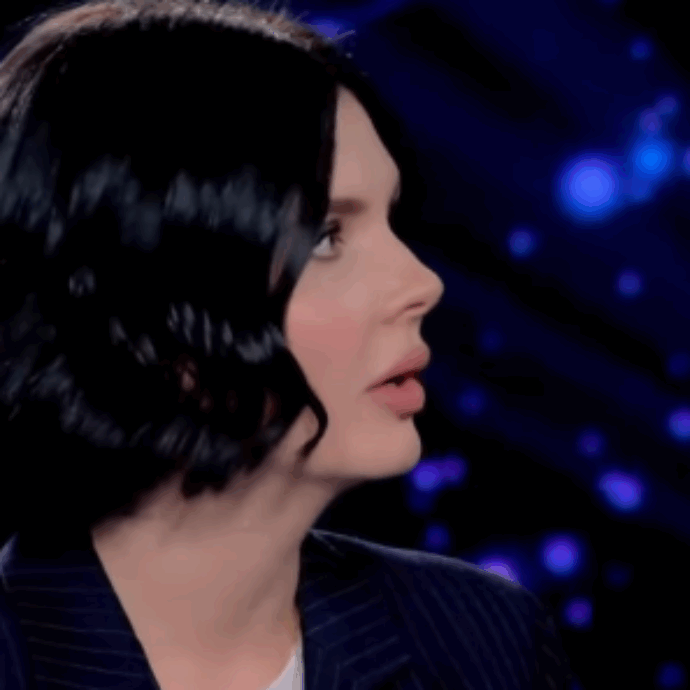 “Dice cose pesanti su di me, ma me lo aspettavo, sono tutti contro di me, ma io so che sto facendo bene. A loro interessa solo zittirmi”: torna a parlare Evelina Sgarbi