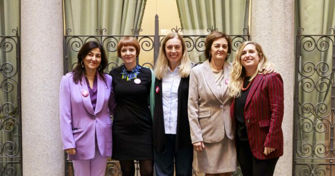 Educazione sessuoaffettiva, la ricerca della Fondazione Una Nessuna Centomila: “Italia inadempiente, agire subito per aiutare ragazzi e famiglie”