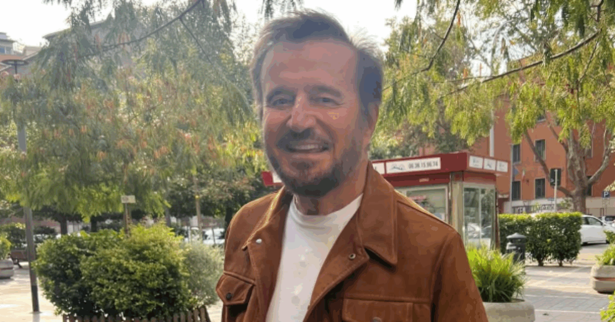 Cosa lega Christian De Sica e l’assassino di Trotsky? C’è un post virale su Instagram che potremmo definire ‘delicatissimo’