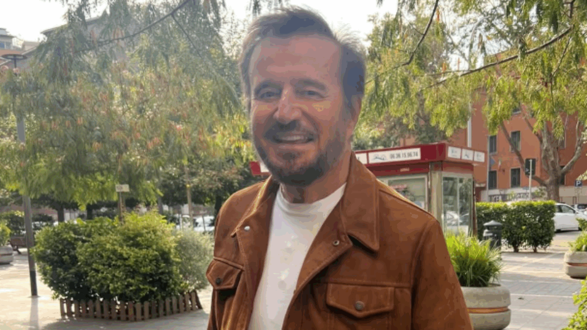 Cosa lega Christian De Sica e l’assassino di Trotsky? C’è un post virale su Instagram che potremmo definire ‘delicatissimo’