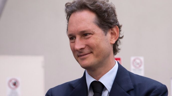 Il cdr di Repubblica contro l’intervista all’ex editore Elkann: “Spieghi dismissione di Stellantis, demolizione di Gedi e sue vicende giudiziarie”