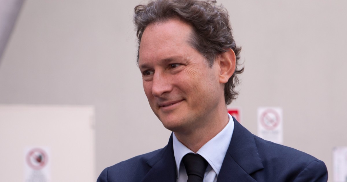 Elkann attacca i piloti Ferrari: “Si concentrino a guidare e parlino meno”. Poi mette pressione alla Juve: “Con Spalletti deve vincere” Elkann attacca i piloti Ferrari: “Si concentrino a guidare e parlino meno”. Poi mette pressione alla Juve: “Con Spalletti deve vincere”