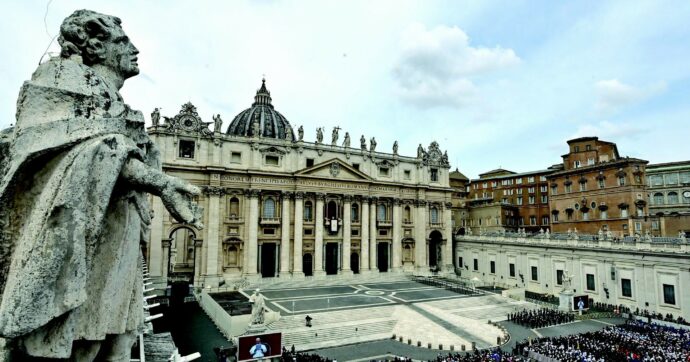 Abusi, Vaticano indaga sul vescovo di Cadice