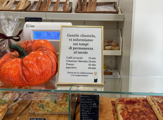 in questo bar non puoi sederti pi249 di 15 minuti per un caff232 20 per la colazione 45 per il pranzo8230 la scelta di un locale torinese fa discutere giusto per un locale piccolo ma se si 232 pi249 di uno da Ilfattoquotidiano.it in questo bar non puoi sederti pi249 di 15 minuti per un caff232 20 per la colazione 45 per il pranzo8230 la scelta di un locale torinese fa discutere giusto per un locale piccolo ma se si 232 pi249 di uno