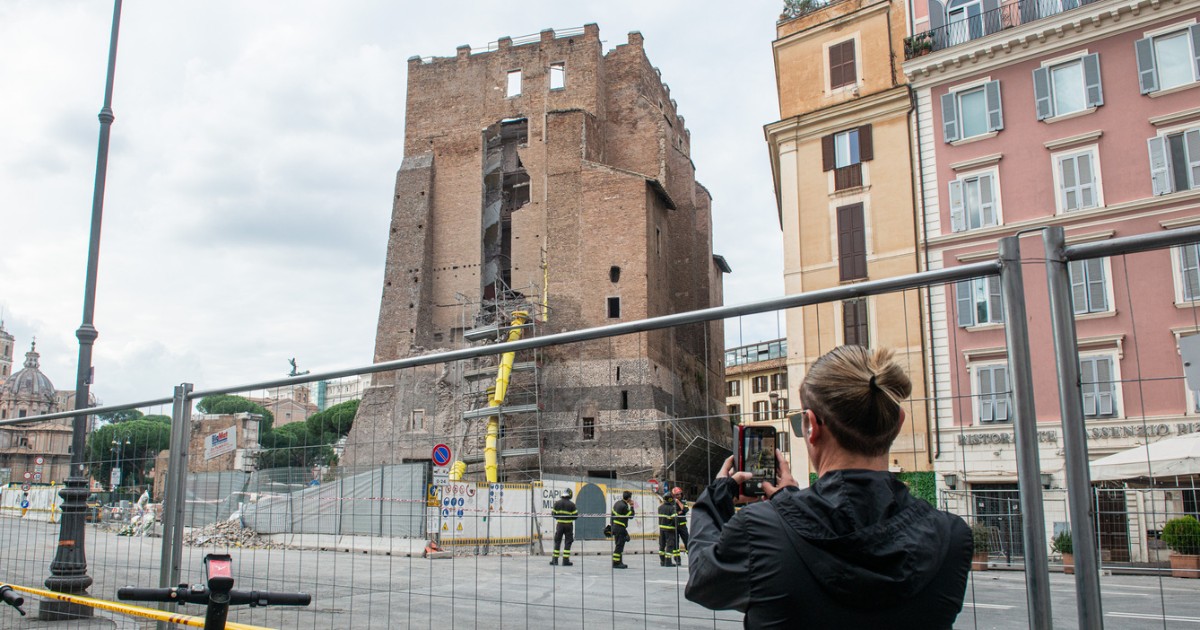la torre dei conti sopravvissuta a tre terremoti ora 232 sventrata da pnrr e indignati dell8217ultima ora