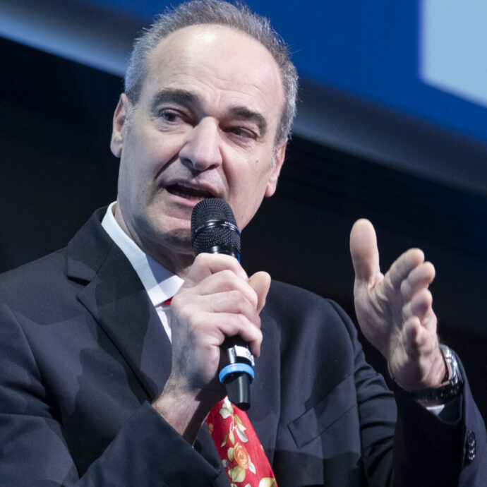 È morto Alberto Bertone, presidente e amministratore delegato della società Acqua Sant’Anna. Nel 2016 aveva perso la compagna e neo mamma Roberta Ruffino