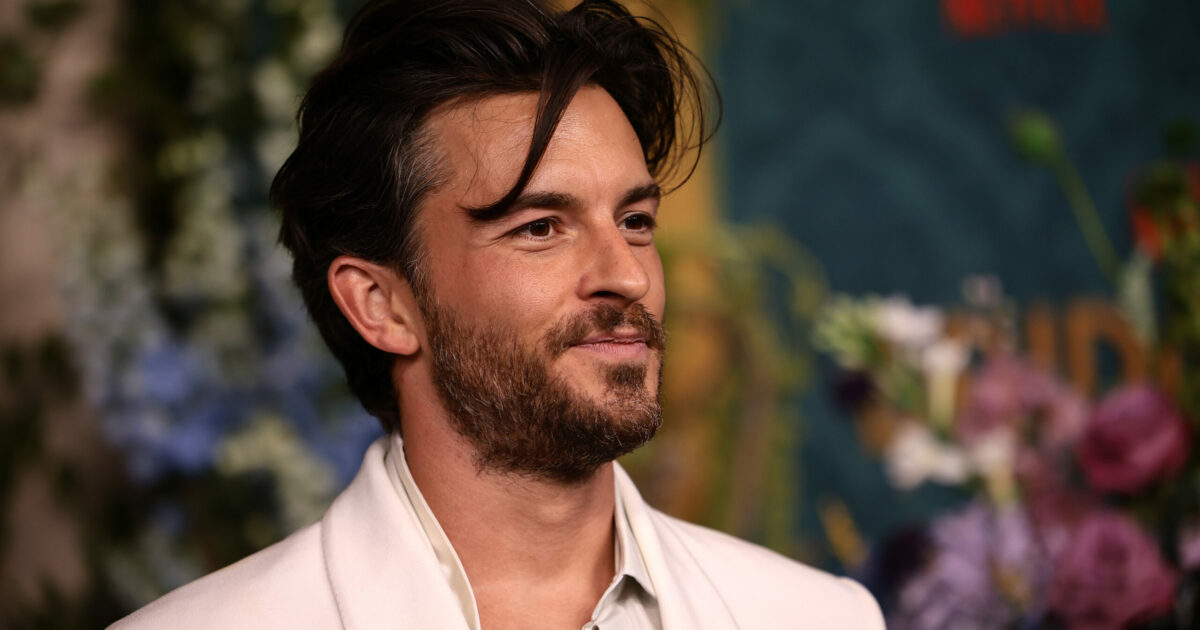 ho l8217assoluto privilegio di essere un uomo gay non c8217232 un orologio biologico ci sono un sacco di bambini pronti a ricevere amore cos236 jonathan bailey