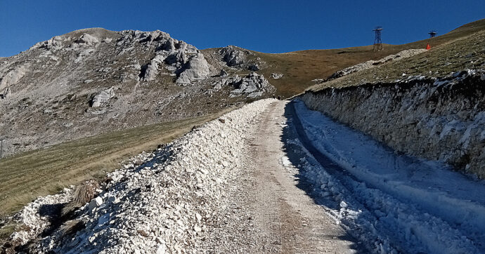 Così i soldi del Pnrr non riporteranno in vita i borghi marchigiani in macerie, ma distruggeranno il Monte Bove