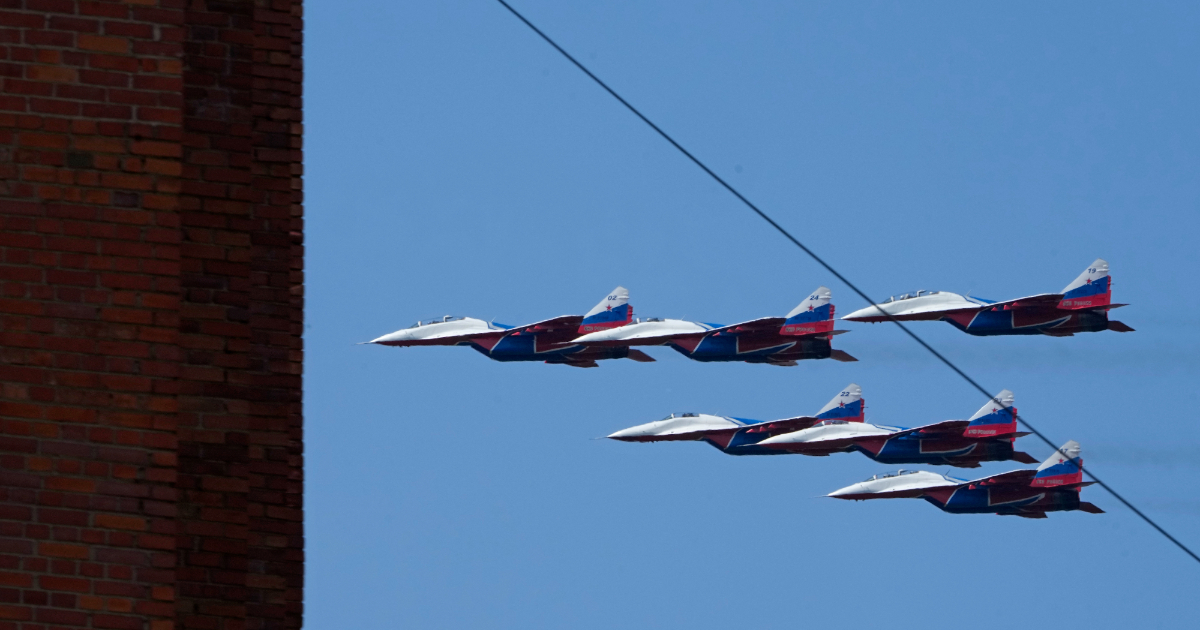 servizi di mosca sventata operazione ucraina per dirottare un mig russo e bombardare base nato in risposta colpita area con gli f 16 di kiev