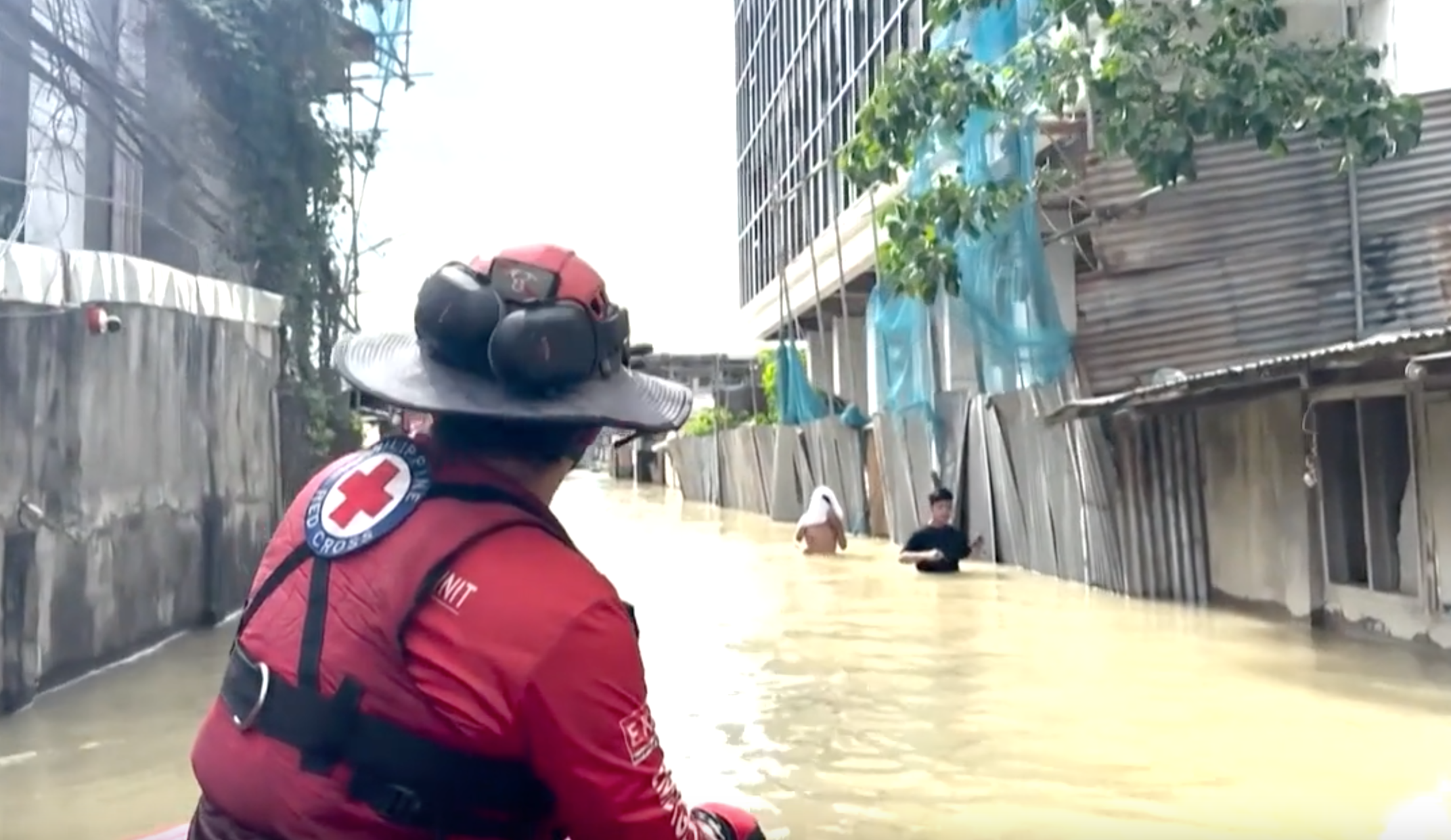 filippine la devastazione dopo il passaggio del tifone fung wong