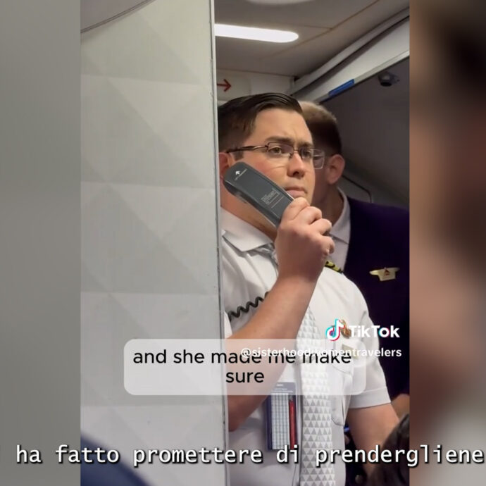 Nervosismo in aereo, i passeggeri sono agitati per lo shutdown e il pilota li calma così: “Era il messaggio di cui tutti avevamo bisogno”