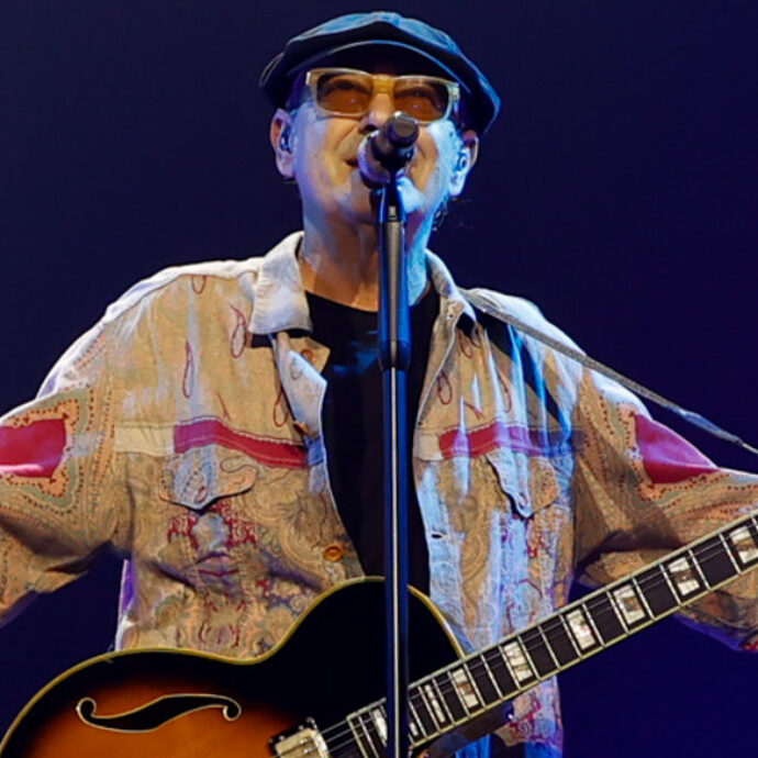 “La malattia ha avuto un impatto drammatico su di me, cambiando ogni mia prospettiva. Oggi per me è primavera”: Luca Carboni è un (meraviglioso) miracolo vivente