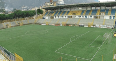 Copertina di Il clan D’Alessandro controllava le ambulanze nello stadio della Juve Stabia, arrestato il prestanome del boss