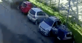 Copertina di Benzina sul volto della moglie, il video dell’aggressione nel parcheggio: arrestato 46enne nel Milanese