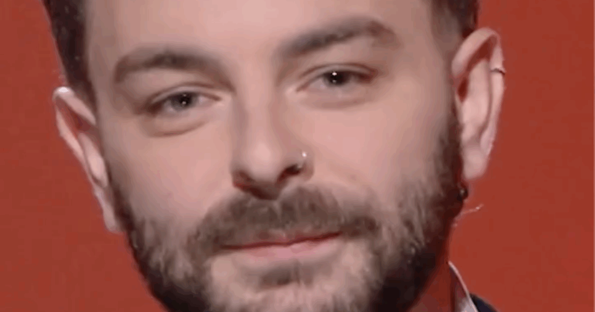 “Sì, sono Lorenzo Fragola e no, non sono morto. Vi racconto la mia storia. I singoli, le interviste, i Festival e quindi corri per paura che possa finire. Poi sono scoppiato”: il ritorno dell’artista