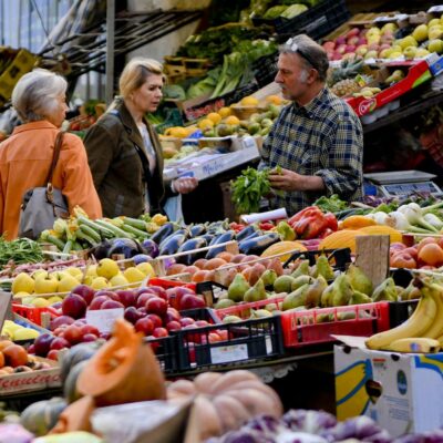 Copertina di Effetto Ucraina: il cibo costa il 25% in più