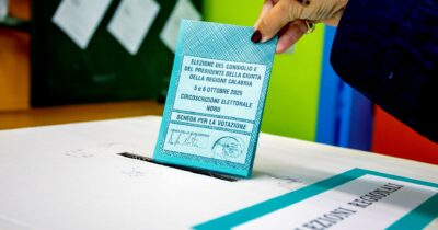 Copertina di Gli impresentabili sono 8 (quasi tutti nel centrodestra)