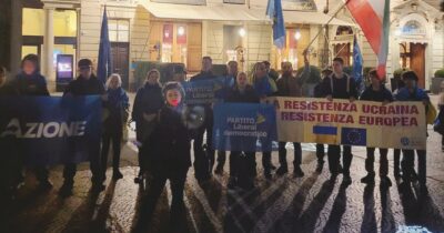 Copertina di Sala strapiena per D’Orsi: la contro-piazza è un flop