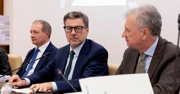 Manovra, le mancette del governo: 500 mila euro per ogni senatore