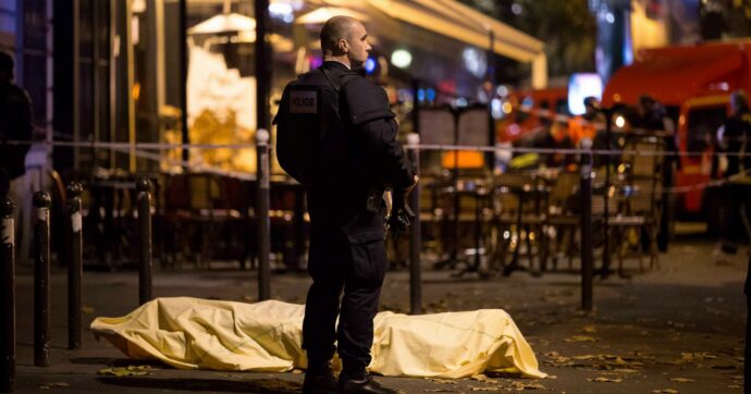 Bataclan dieci anni dopo: il tour nell’orrore di Parigi