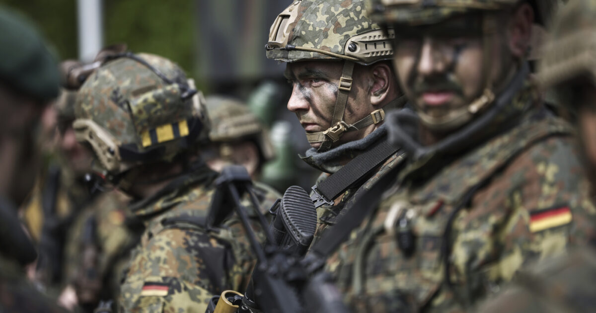 Stipendi più alti e coscrizione obbligatoria a richiesta: ecco come la Germania vuole potenziare l’esercito (si partirà con la classe 2008) Stipendi più alti e coscrizione obbligatoria a richiesta: ecco come la Germania vuole potenziare l’esercito (si partirà con la classe 2008)