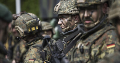 Copertina di Stipendi più alti e coscrizione obbligatoria a richiesta: ecco come la Germania vuole potenziare l’esercito (si partirà con la classe 2008)