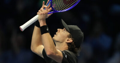 Copertina di “Ero in buco nero, ora ho fatto pace con me stesso”: De Minaur qualificato alle semifinali Atp Finals grazie a un solo game