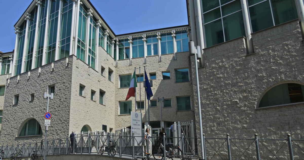 monia bortolotti assolta dall8217accusa di aver ucciso i suoi due bambini di 4 e 2 mesi