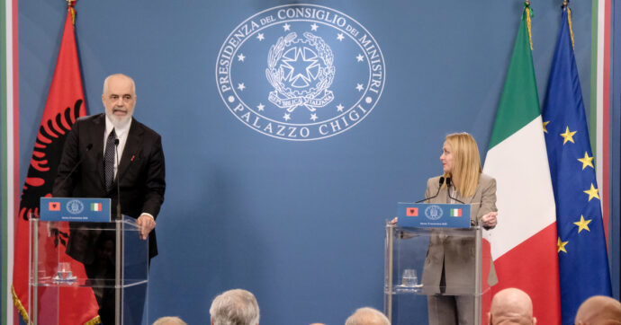 Meloni vede Rama: “I centri in Albania? Se non funzionano non è colpa mia”. Conte e Schlein: “Ha sprecato un miliardo”