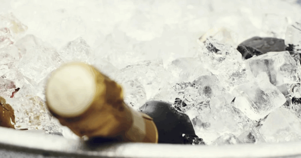 “Quel prosecco può scoppiare o frantumarsi da solo causando ferite da taglio”: un milione di bottiglie ritirate in Usa