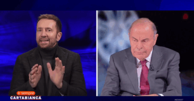 Copertina di “Sei patetico quando difendi Meloni, e ‘abbi pazienza’ lo dici a tuo figlio”. La risposta di Scanzi a Vespa che provava a zittirlo sulle critiche alla premier