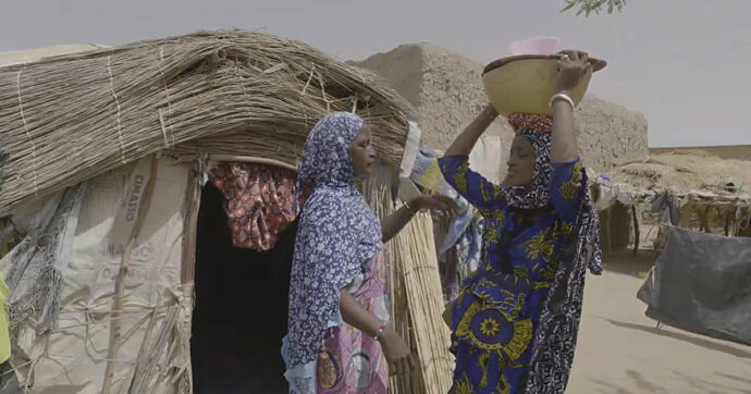 In Mali è in corso una crisi nella crisi: un reportage racconta la vita di chi sta ricevendo aiuti umanitari